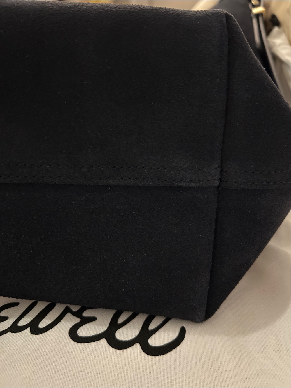 NWT Madewell The Essential Bucket Tote in Suede - juniper berry - Picture 7 of 8